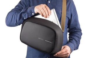 Sac bandoulière Bobby Sling en RPET - avec poche anti RFID personnalisable