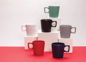 Tasse à café céramique au design moderne personnalisable