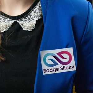 Badge STICKY personnalisable