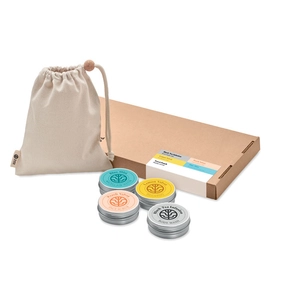 Set de voyage avec gel douche, shampoing, gommage, eau micellaire personnalisable