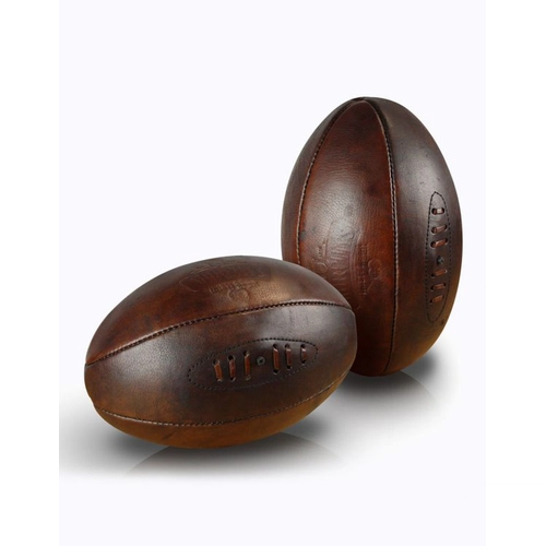 image du produit Ballon de rugby rétro en cuir véritable brun patiné à la main - Taille 5