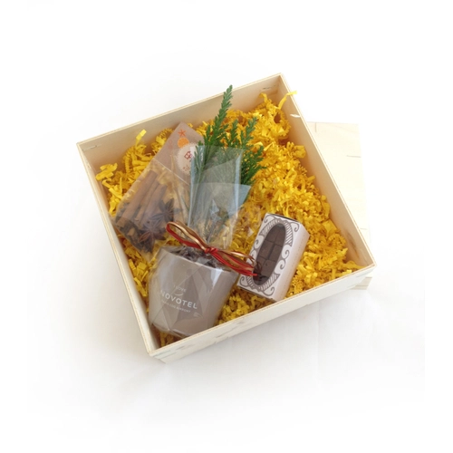 image du produit Coffret Chocolat avec plant de sapin et épices